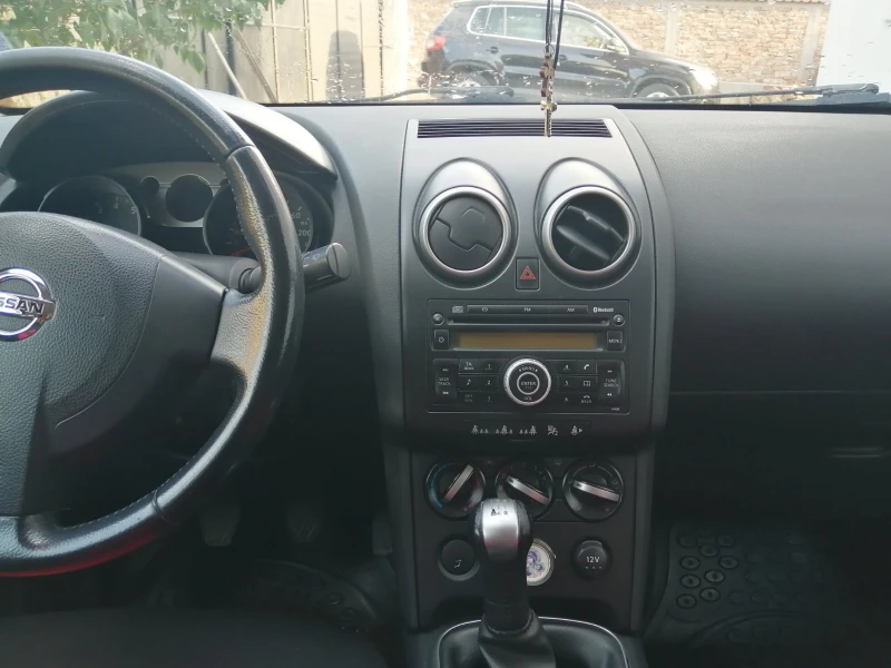 Nissan Qashqai, снимка 6 - Автомобили и джипове - 51682476