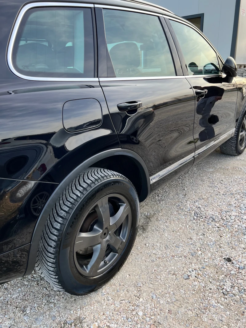 VW Touareg, снимка 10 - Автомобили и джипове - 52340350