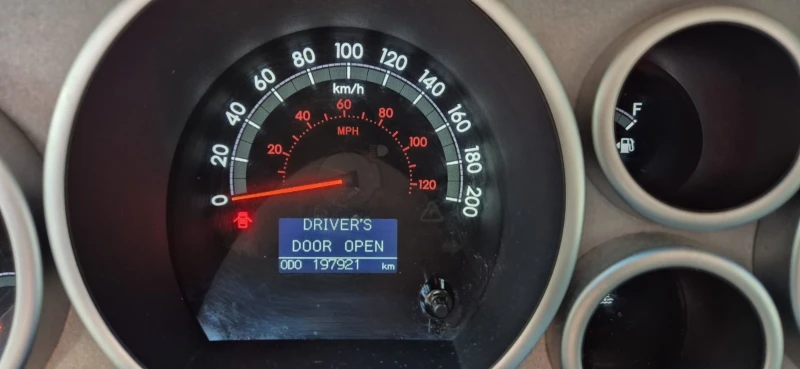 Toyota Sequoia 5.7 v8 inforce Platinum, снимка 11 - Автомобили и джипове - 53403758