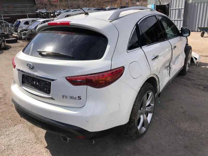 Infiniti Fx 30 3.0 D  НА ЧАСТИ - изображение 4