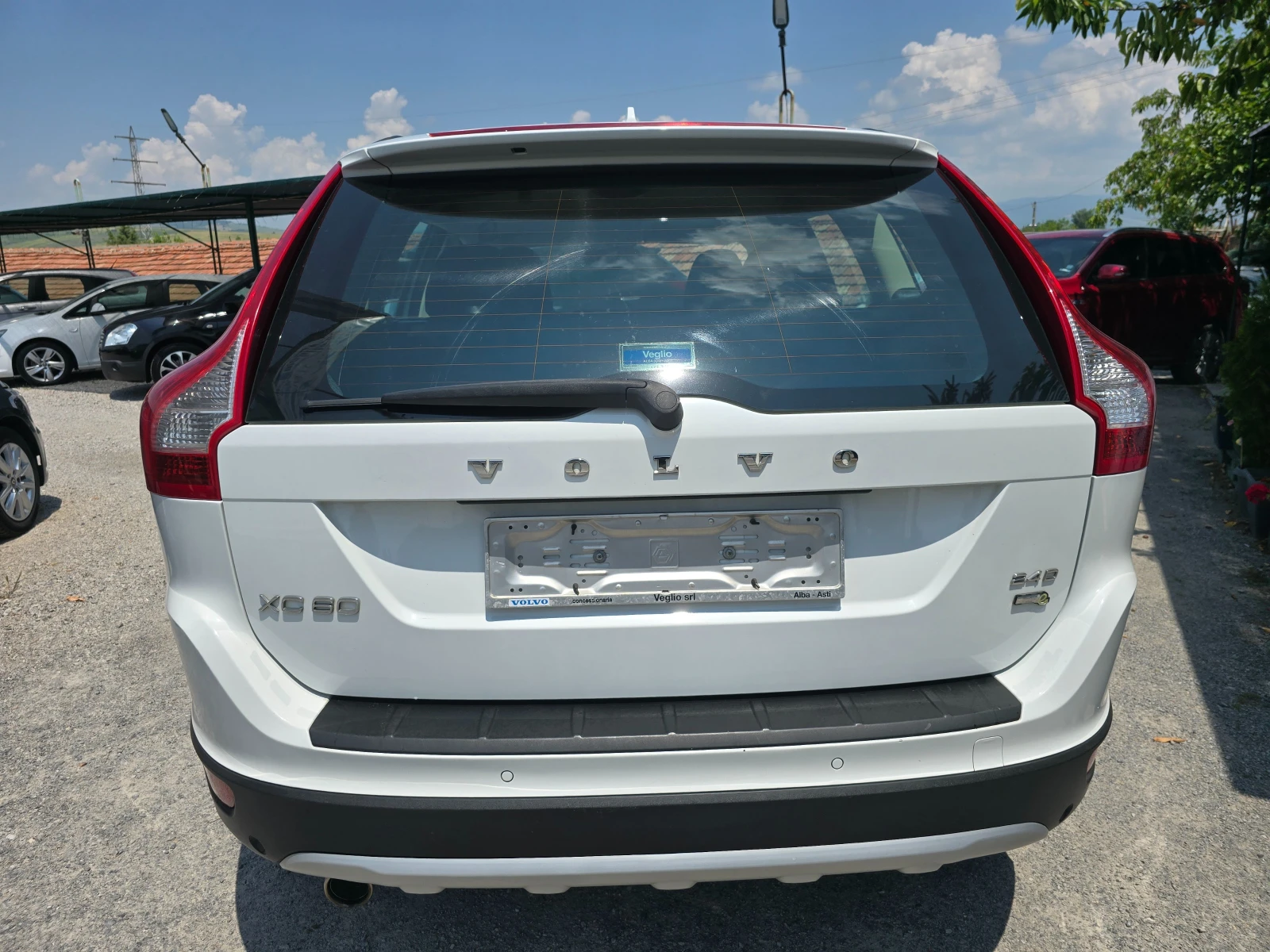 Volvo XC60 2.4D-D5 - изображение 6