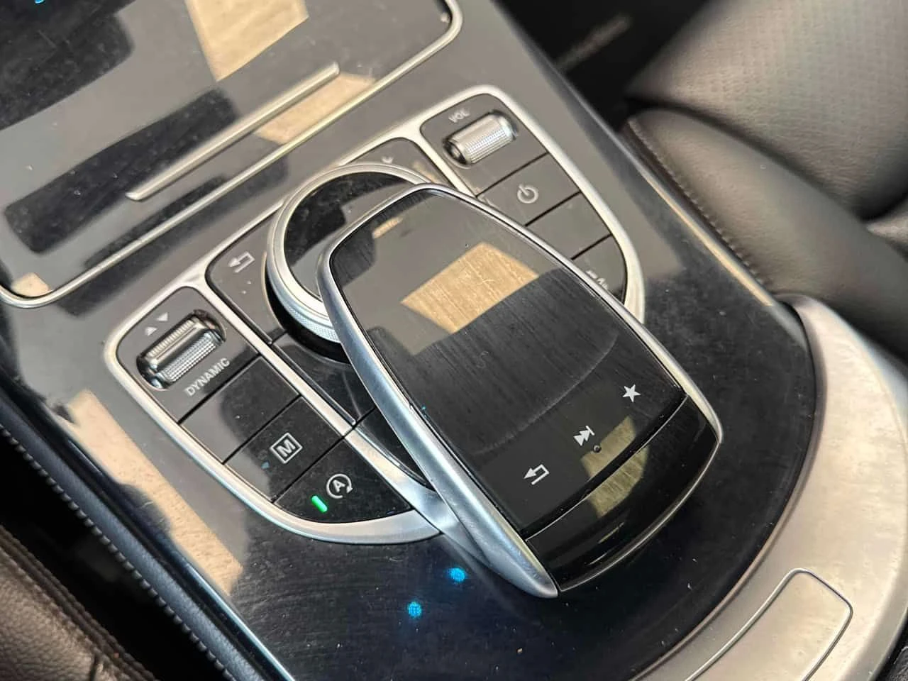 Mercedes-Benz GLC 300 /ПАНОРАМА/360/ПРЕДСТАВИТЕЛСТВО НА MERCEDES, снимка 15 - Автомобили и джипове - 54335426