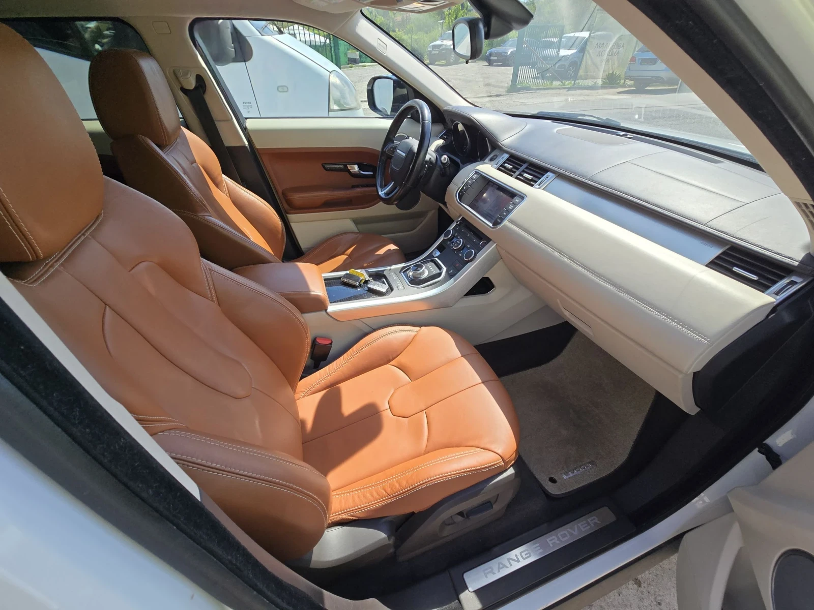 Land Rover Evoque PRESTIGE, снимка 12 - Автомобили и джипове - 54437699