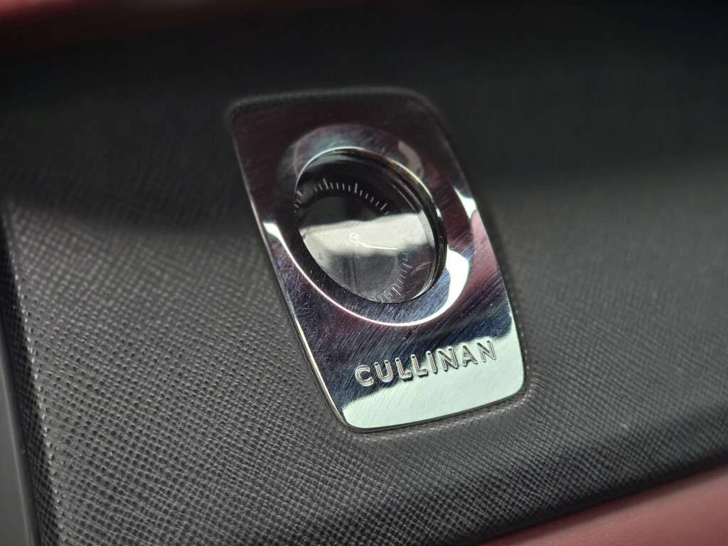 Rolls-Royce Cullinan 4Х4 ЦЕНА ДО БГ, снимка 15 - Автомобили и джипове - 54948307