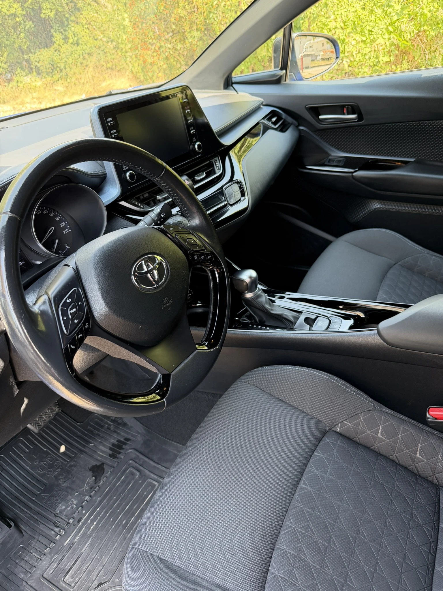 Toyota C-HR, снимка 7 - Автомобили и джипове - 55771321