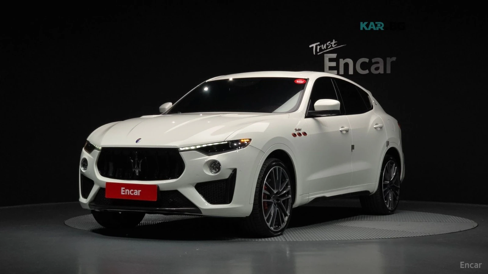 Maserati Levante 3.8 Trofeo* 360* КОЖА* ОБДУХ* НАВИ* ПАНО