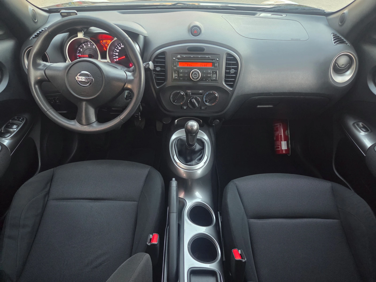 Nissan Juke 1.6i (117 Hp) Visia, снимка 11 - Автомобили и джипове - 56070291