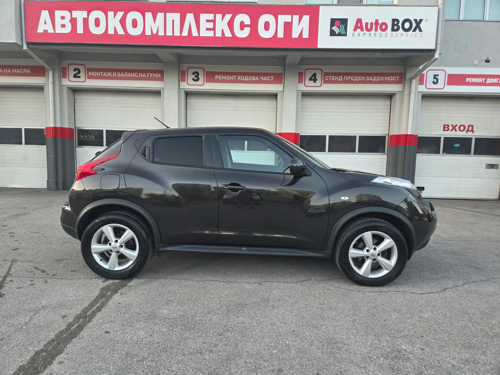 Nissan Juke 1.6i (117 Hp) Visia, снимка 6 - Автомобили и джипове - 56070291