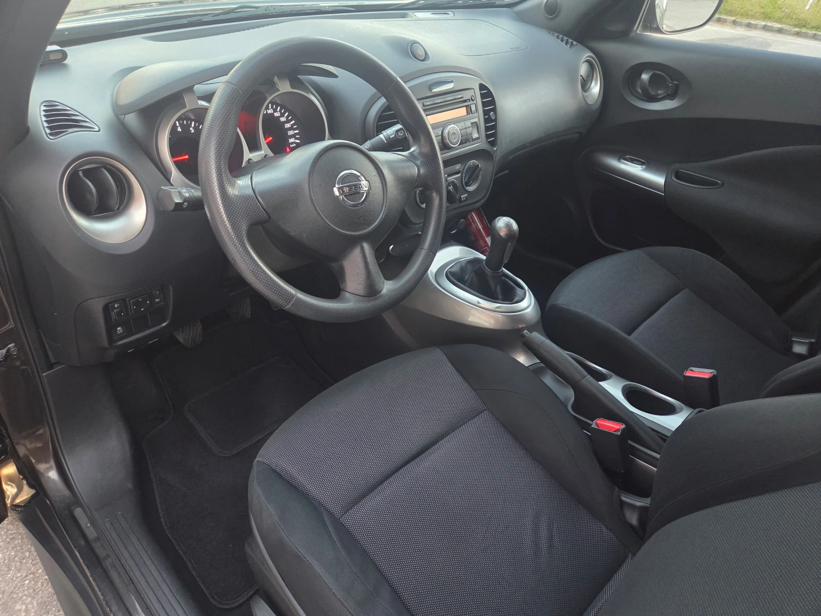 Nissan Juke 1.6i (117 Hp) Visia, снимка 9 - Автомобили и джипове - 56070291