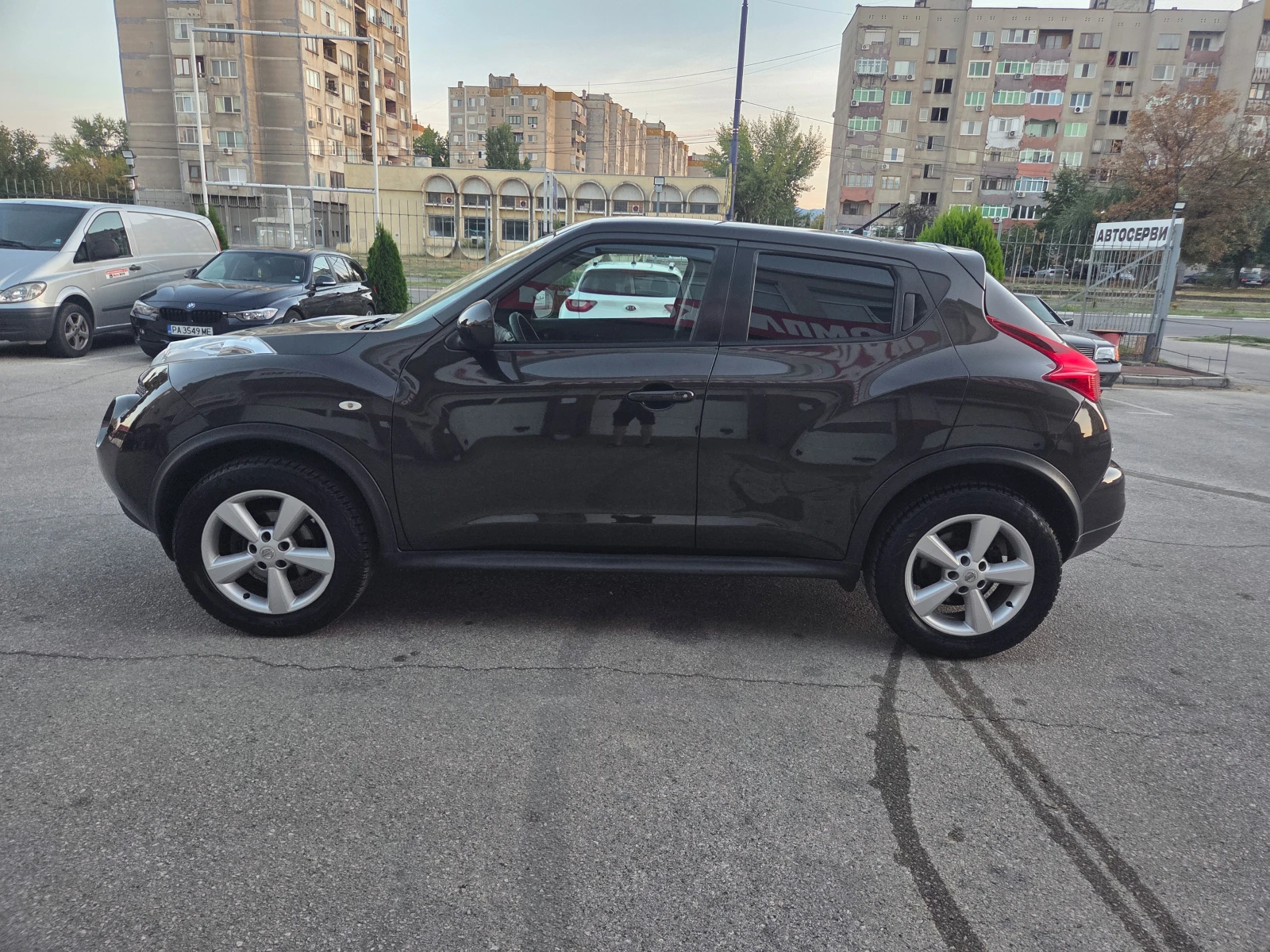 Nissan Juke 1.6i (117 Hp) Visia, снимка 2 - Автомобили и джипове - 56070291