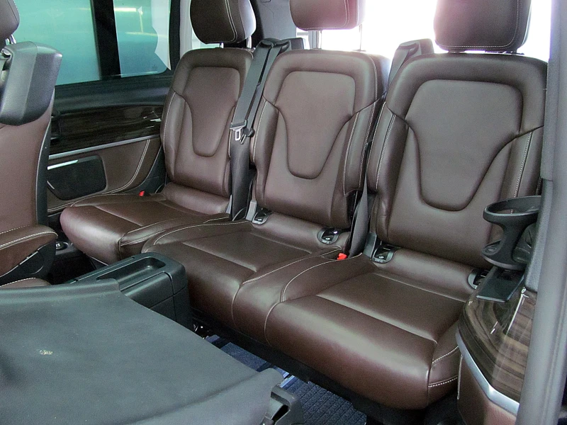 Mercedes-Benz V 250 PANORAMA/360-Kamera/Burmaster/ТОП СЪСТОЯНИЕ ЛИЗИНГ, снимка 11 - Бусове и автобуси - 51580878