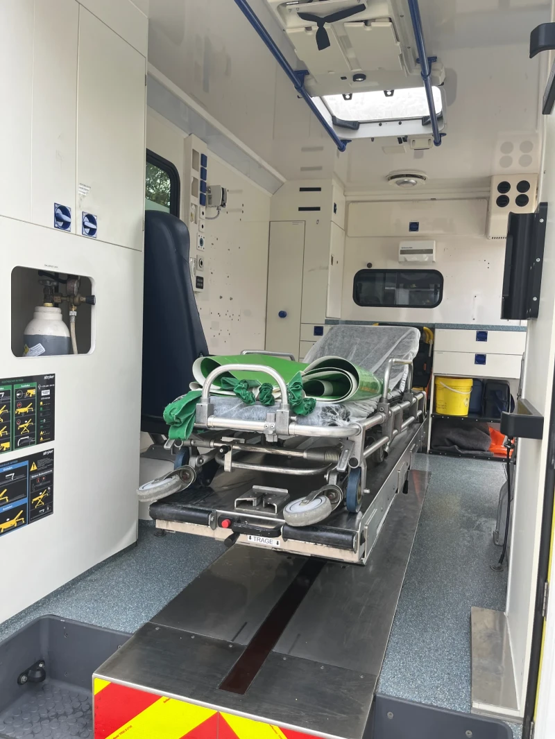 Mercedes-Benz Sprinter 318 ЛИНЕЙКА, снимка 8 - Бусове и автобуси - 51872916