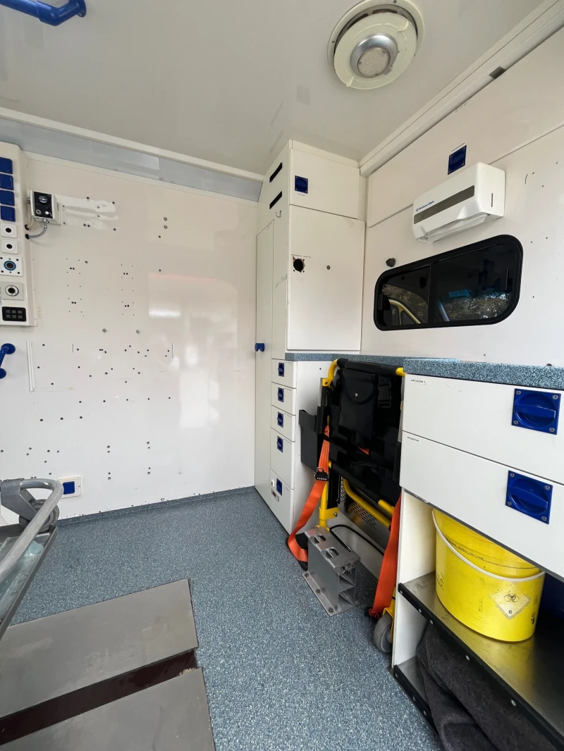 Mercedes-Benz Sprinter 318 ЛИНЕЙКА, снимка 9 - Бусове и автобуси - 51872916