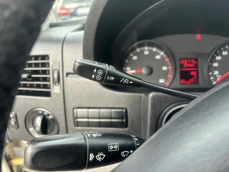 VW Crafter 2.5TDI 136К.С. MAXI КЛИМА ТЕМПОМАТ РЕАЛНИ КМ, снимка 12 - Бусове и автобуси - 53261243