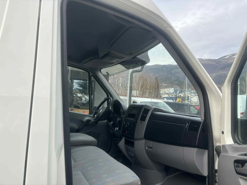 VW Crafter 2.5TDI 136К.С. MAXI КЛИМА ТЕМПОМАТ РЕАЛНИ КМ, снимка 11 - Бусове и автобуси - 53261243