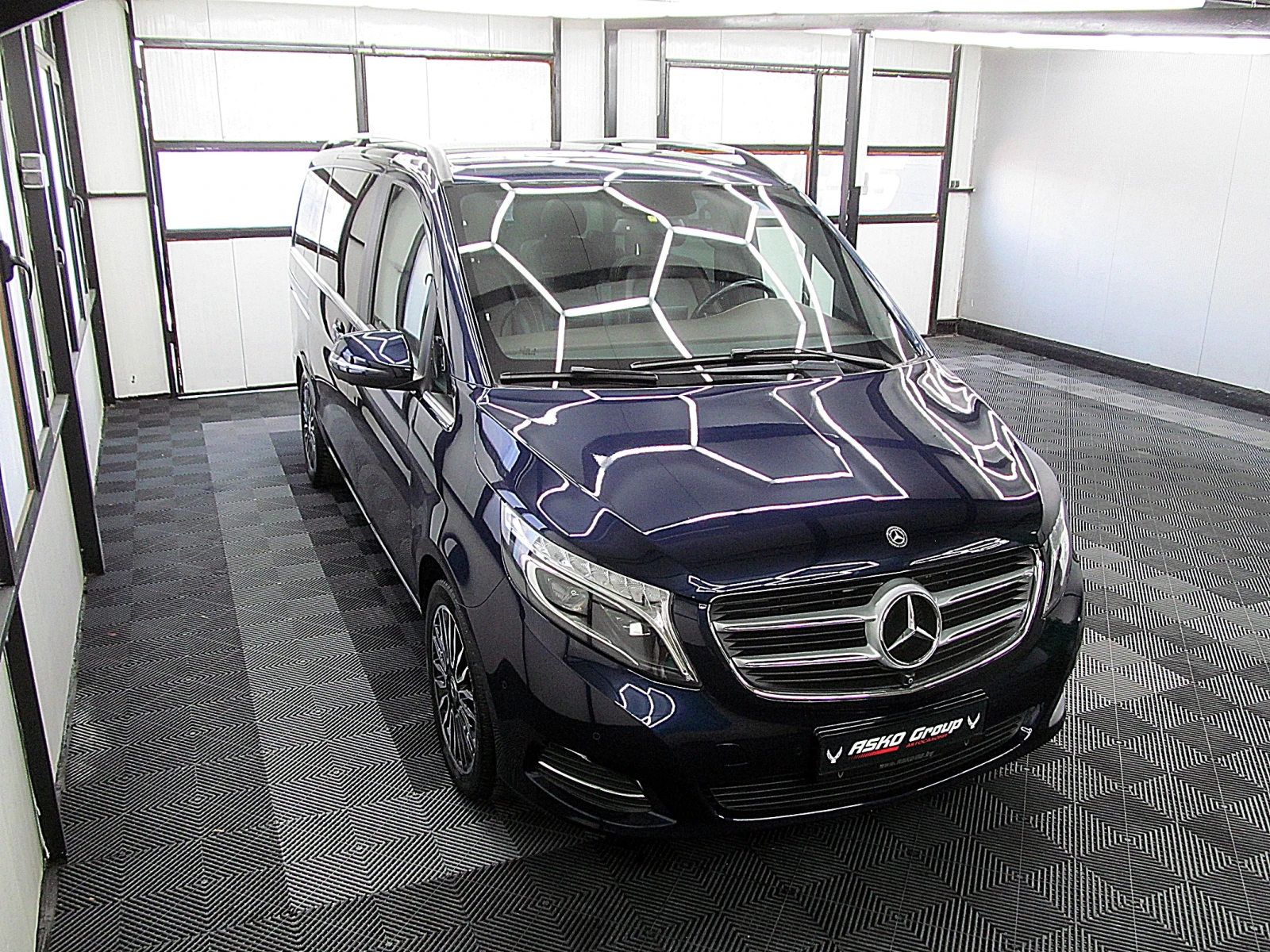 Mercedes-Benz V 250 PANORAMA/360-Kamera/Burmaster/ТОП СЪСТОЯНИЕ ЛИЗИНГ - изображение 7