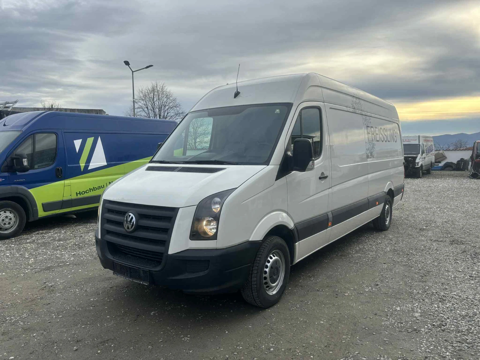 VW Crafter 2.5TDI 136К.С. MAXI КЛИМА ТЕМПОМАТ РЕАЛНИ КМ - изображение 2
