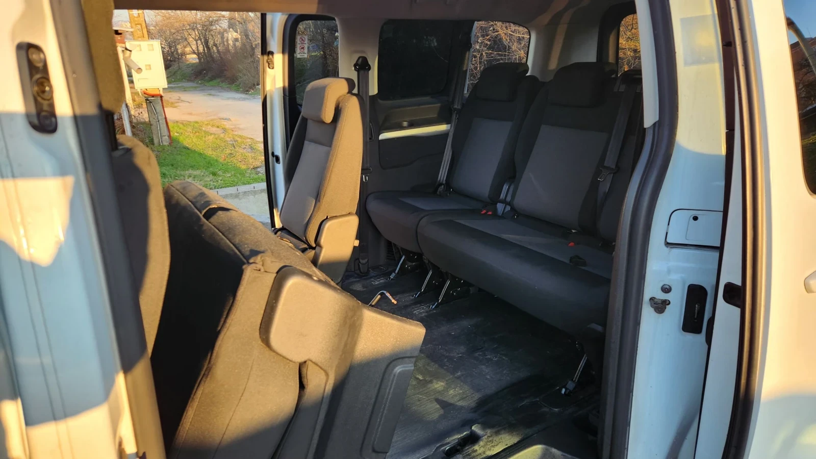 Peugeot Traveller  2.0 BlueHDi  Автомат 180 кс.ЛИЗИНГ 300   НА МЕСЕЦ, снимка 10 - Бусове и автобуси - 53847527