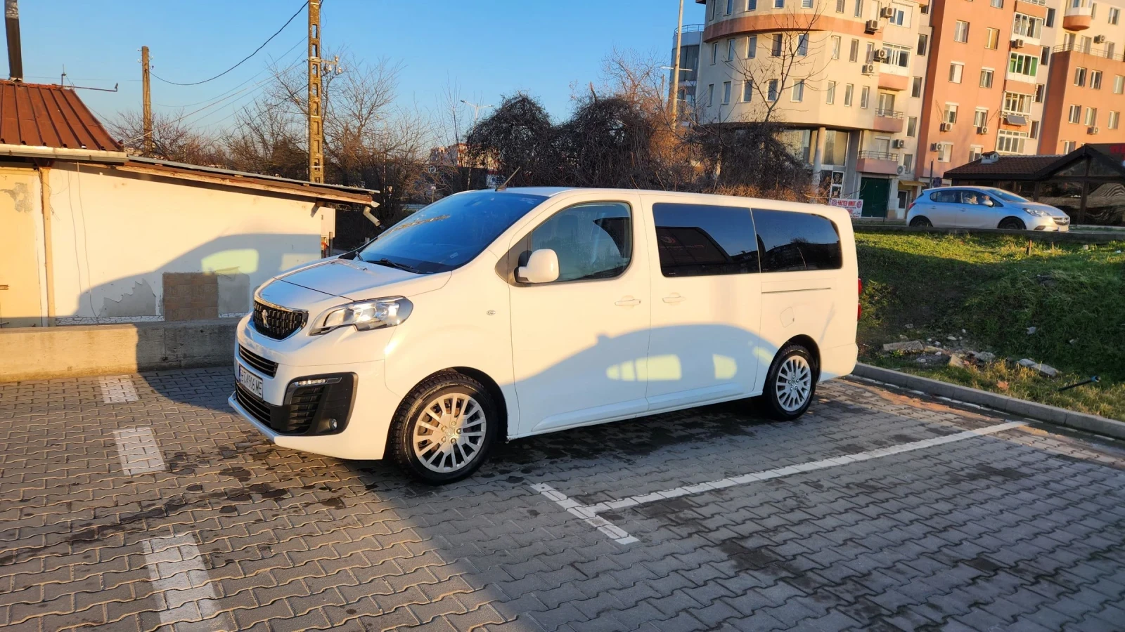 Peugeot Traveller  2.0 BlueHDi  Автомат 180 кс.ЛИЗИНГ 300   НА МЕСЕЦ, снимка 2 - Бусове и автобуси - 53847527