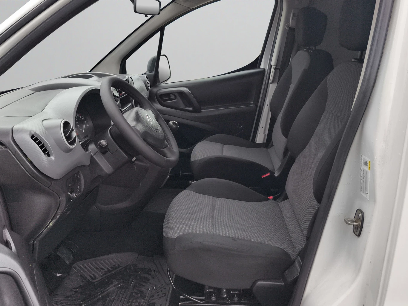 Citroen Berlingo 1.6 HDi 75 BVM5 E6//1807R23, снимка 9 - Бусове и автобуси - 55455565