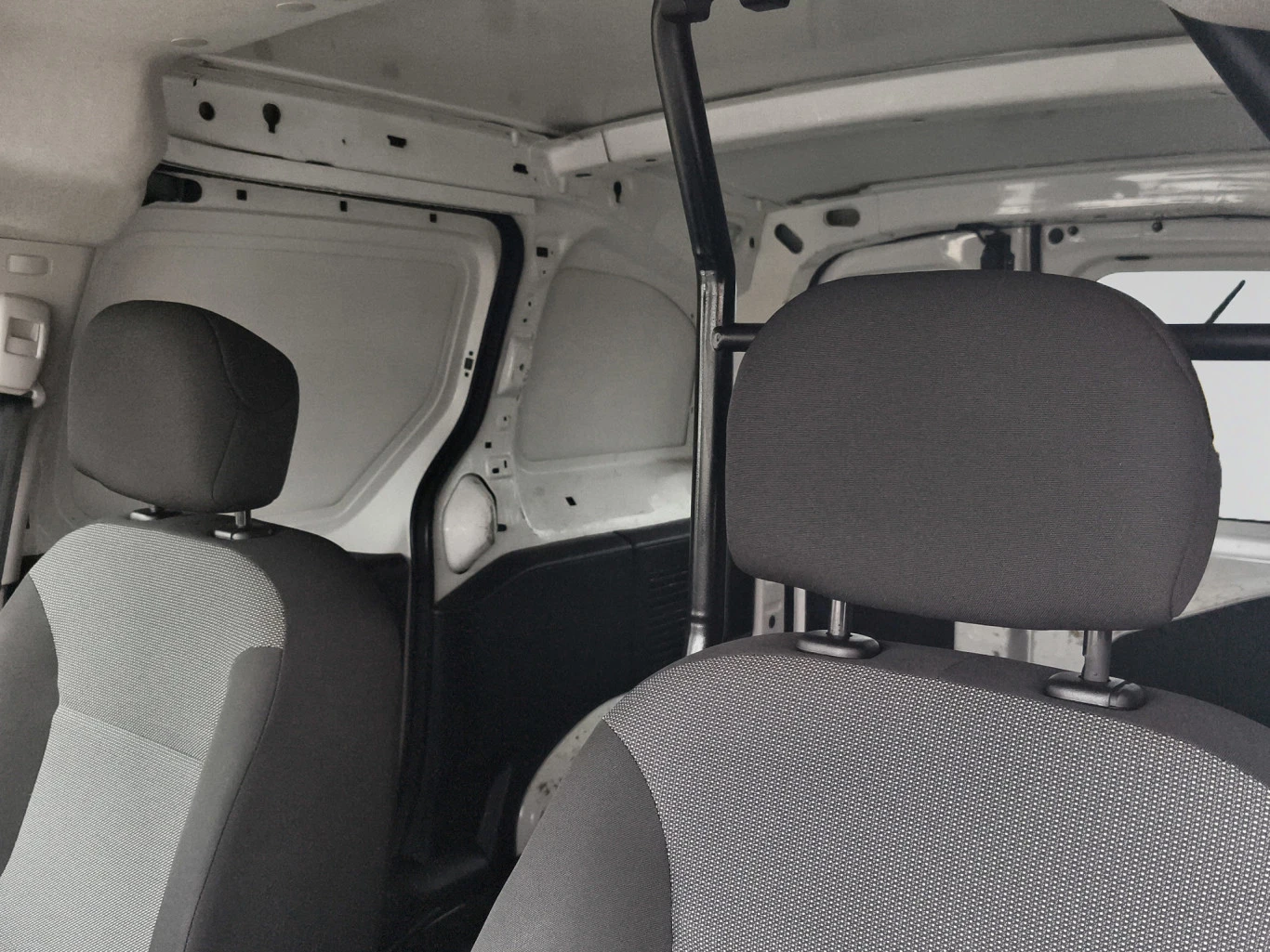 Citroen Berlingo 1.6 HDi 75 BVM5 E6//1807R23, снимка 13 - Бусове и автобуси - 55455565