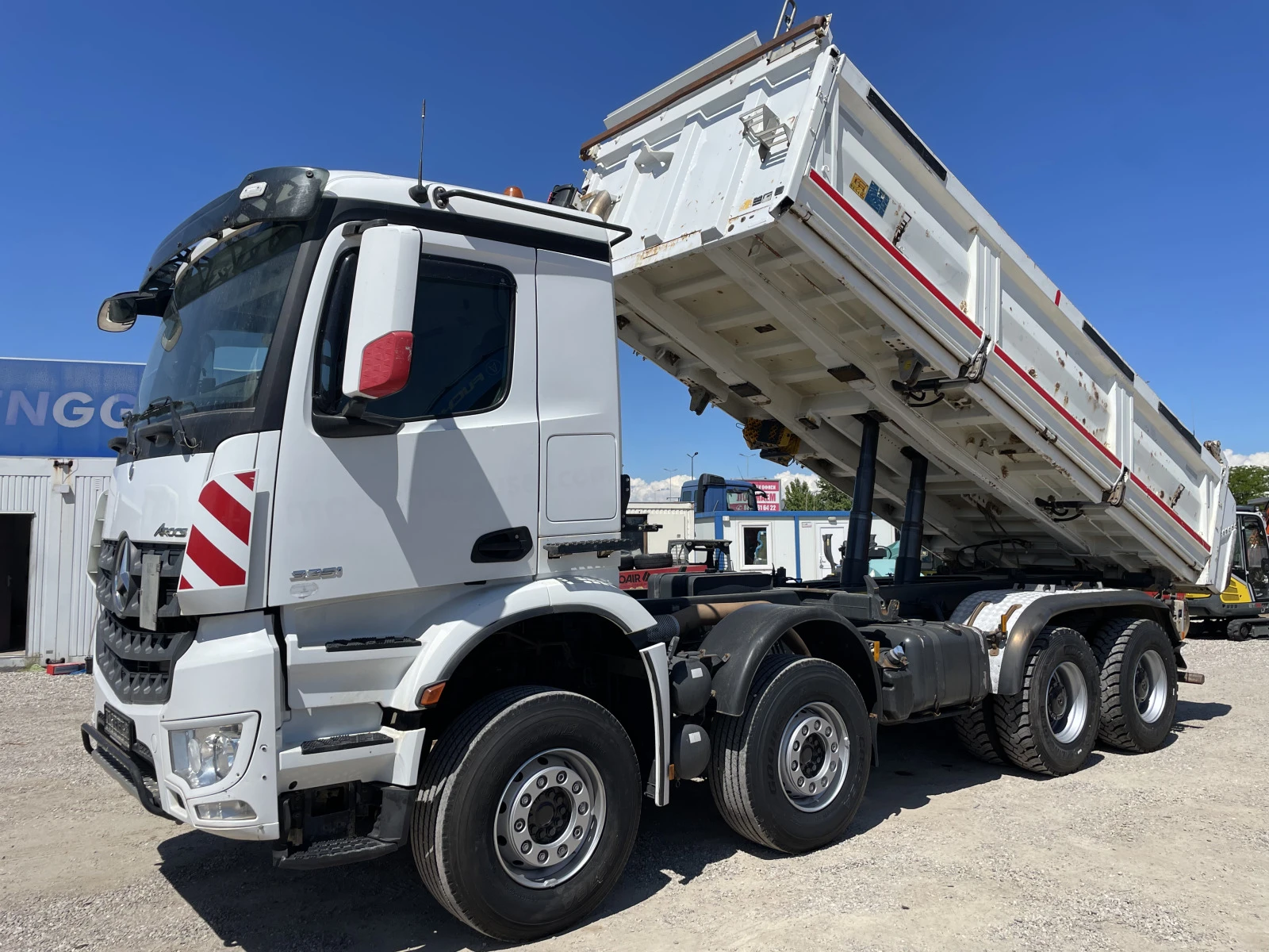 Mercedes-Benz Arocs 3245 , 2 броя - изображение 3