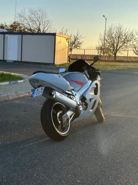 Suzuki Gsxr, снимка 1