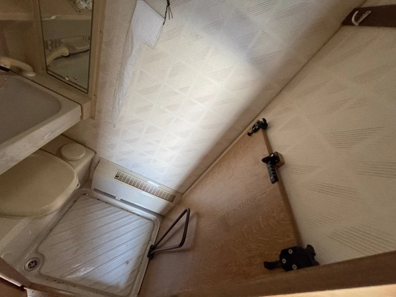 Каравана Adria, снимка 9 - Каравани и кемпери - 51474111