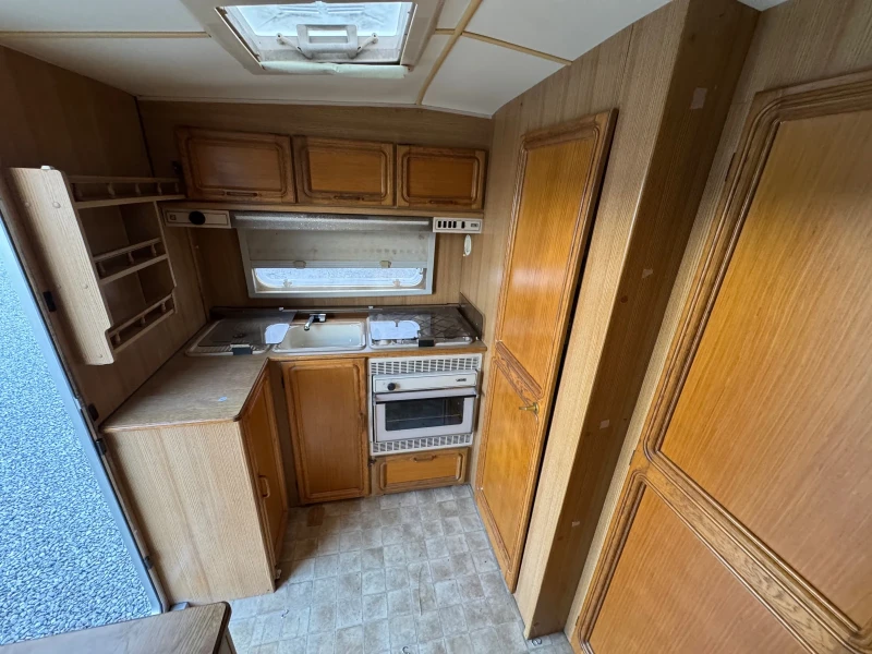 Каравана Adria, снимка 14 - Каравани и кемпери - 51474111