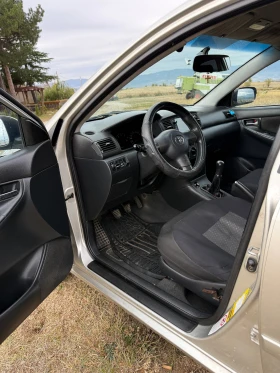 Toyota Corolla 1.4 D-4D   Гаражна, Обслужен, снимка 4