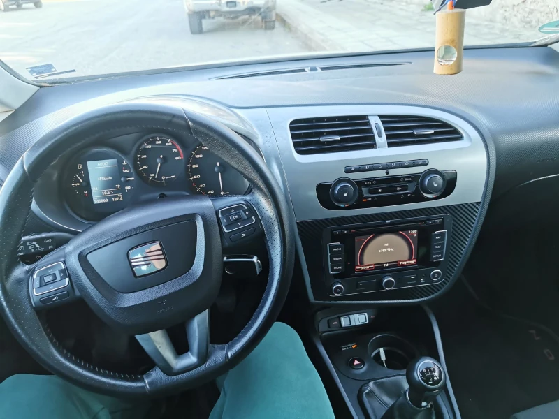 Seat Leon 1.4 TSI, снимка 11 - Автомобили и джипове - 47648838