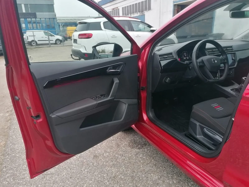 Seat Ibiza FR 1.6 TDi, снимка 10 - Автомобили и джипове - 47932376