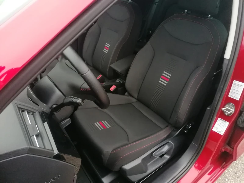 Seat Ibiza FR 1.6 TDi, снимка 9 - Автомобили и джипове - 47932376