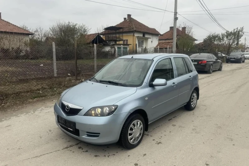 Mazda 2, снимка 1 - Автомобили и джипове - 48613607