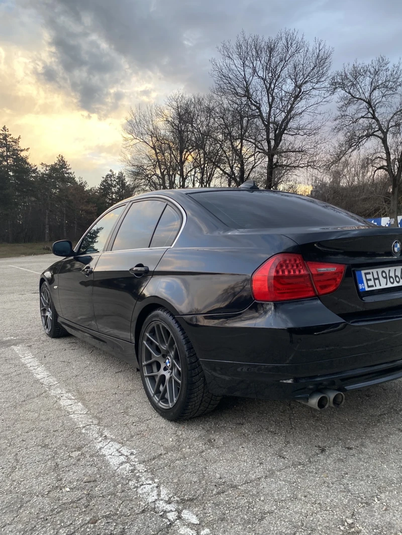 BMW 330 FACELIFT ОБСЛУЖЕНА ОТ ДО!, снимка 6 - Автомобили и джипове - 49420246