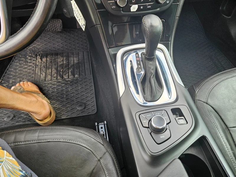 Opel Insignia 2.0cdti, снимка 8 - Автомобили и джипове - 51417911