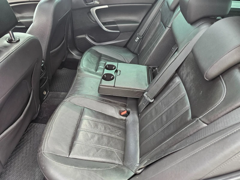 Opel Insignia 2.0cdti, снимка 10 - Автомобили и джипове - 51417911