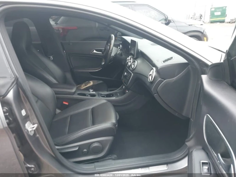 Mercedes-Benz CLA 250 * CARFAX * БЕЗ ПЪРВОНАЧАЛНА ВНОСКА, снимка 5 - Автомобили и джипове - 52628101