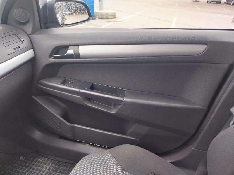 Opel Astra 1.6, снимка 11 - Автомобили и джипове - 53222135