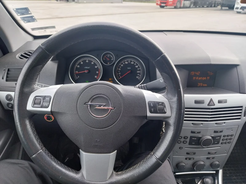 Opel Astra 1.6, снимка 9 - Автомобили и джипове - 53222135