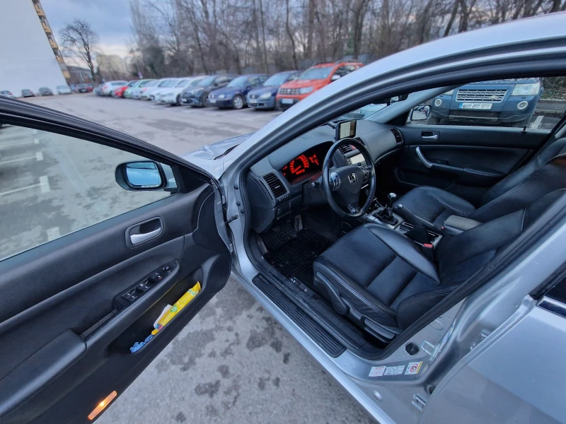 Honda Accord 2.0 i-VTEC, снимка 8 - Автомобили и джипове - 53593400
