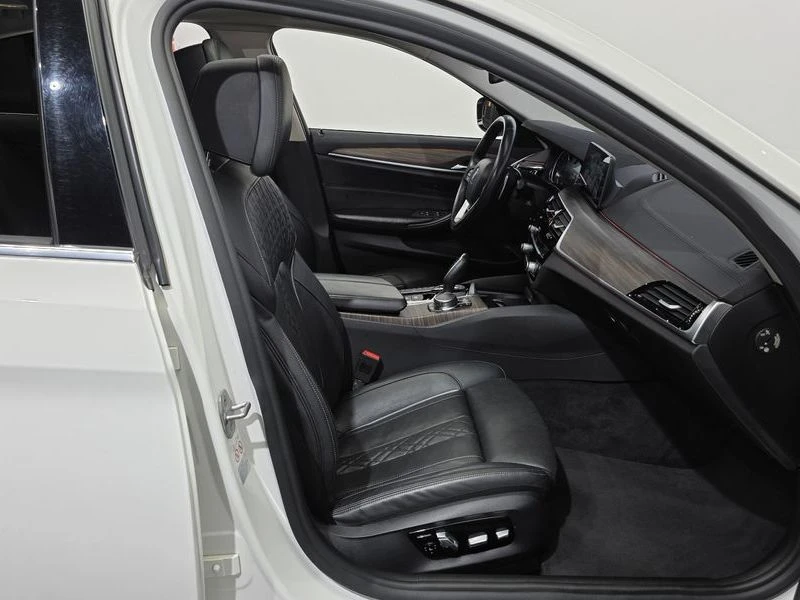 BMW 530 530I Luxury Plus, снимка 8 - Автомобили и джипове - 55505093