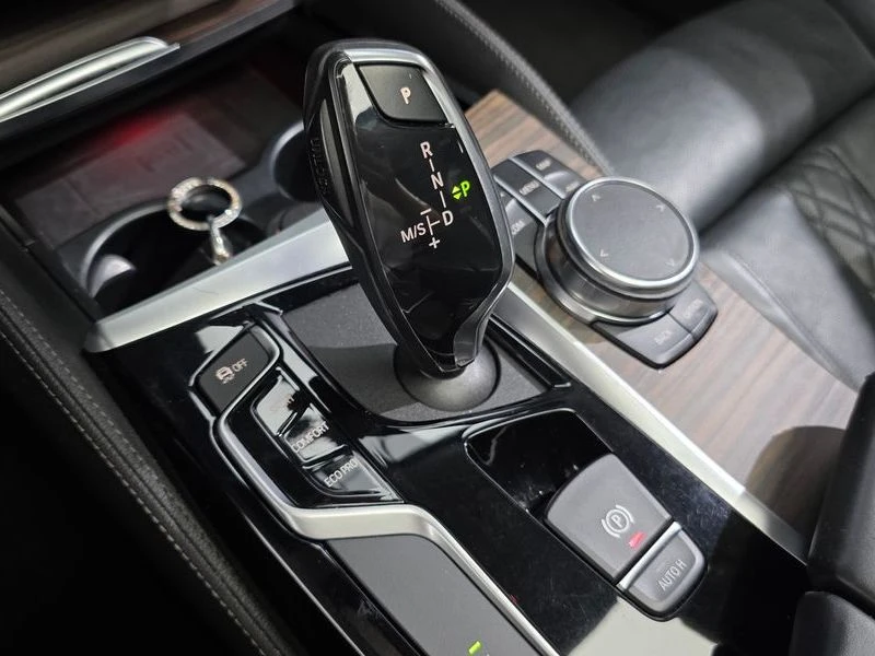 BMW 530 530I Luxury Plus, снимка 15 - Автомобили и джипове - 55505093