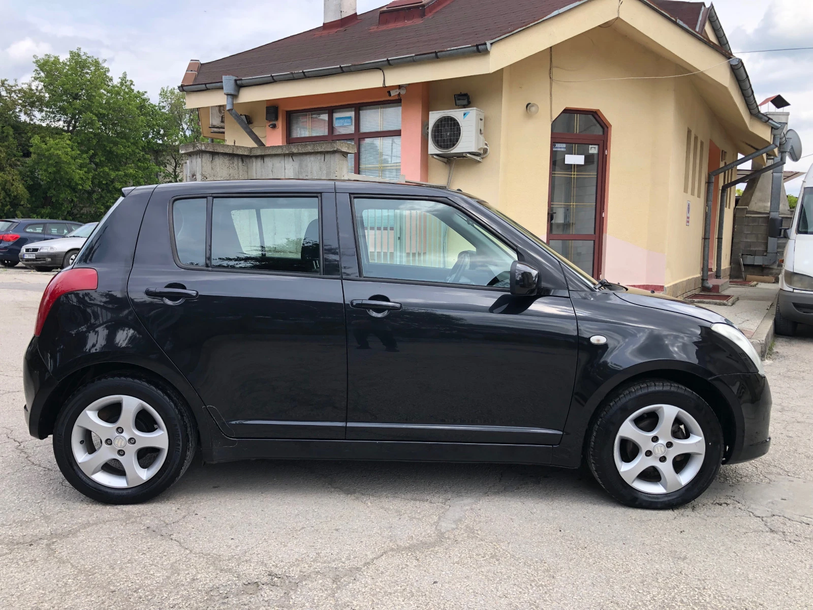 Suzuki Swift 1.3DOHC 92k.c. - изображение 4