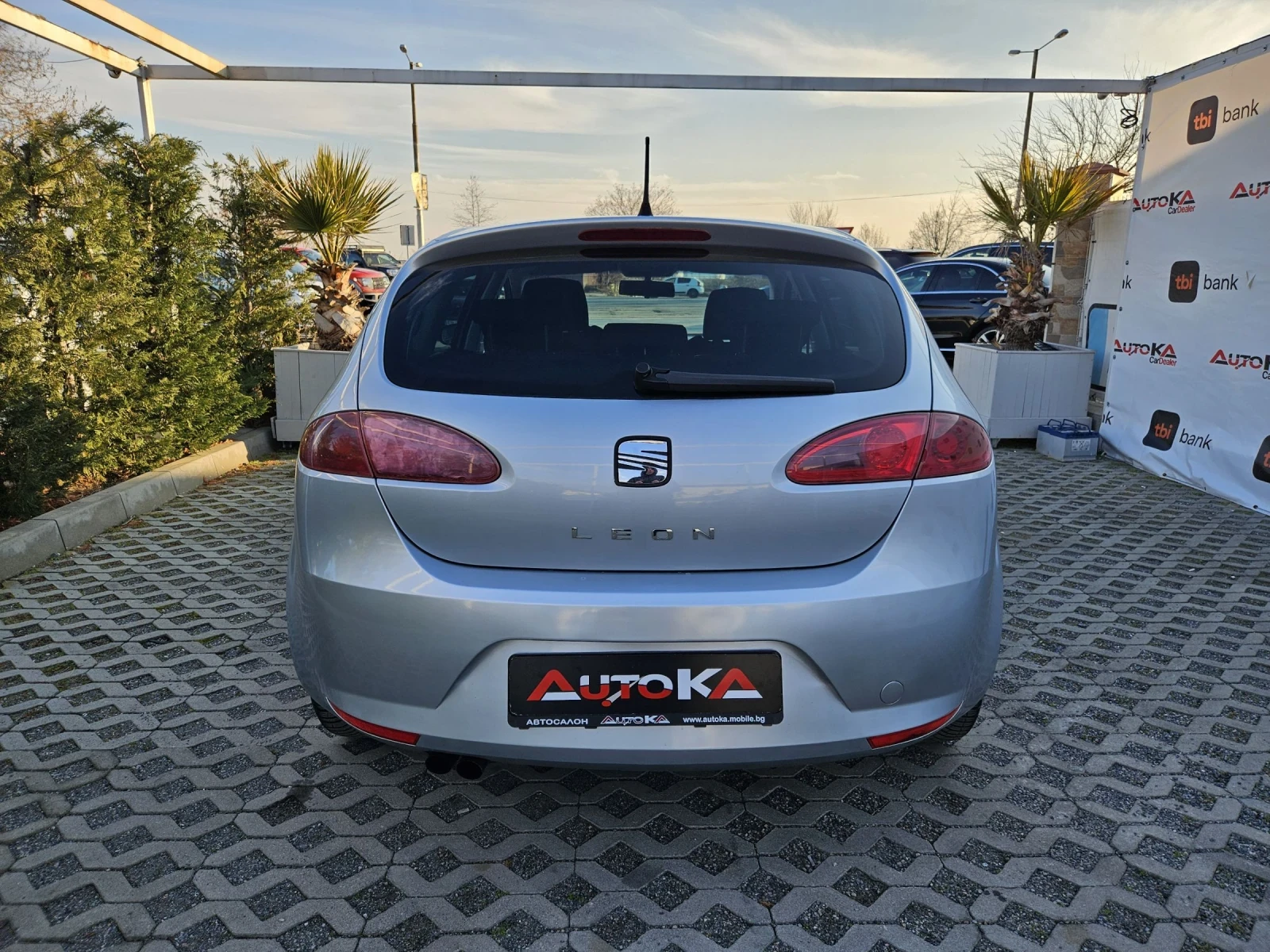 Seat Leon 2.0TDI-140кс= 6СКОРОСТИ= АВТОПИЛОТ= КЛИМАТРОНИК - изображение 4