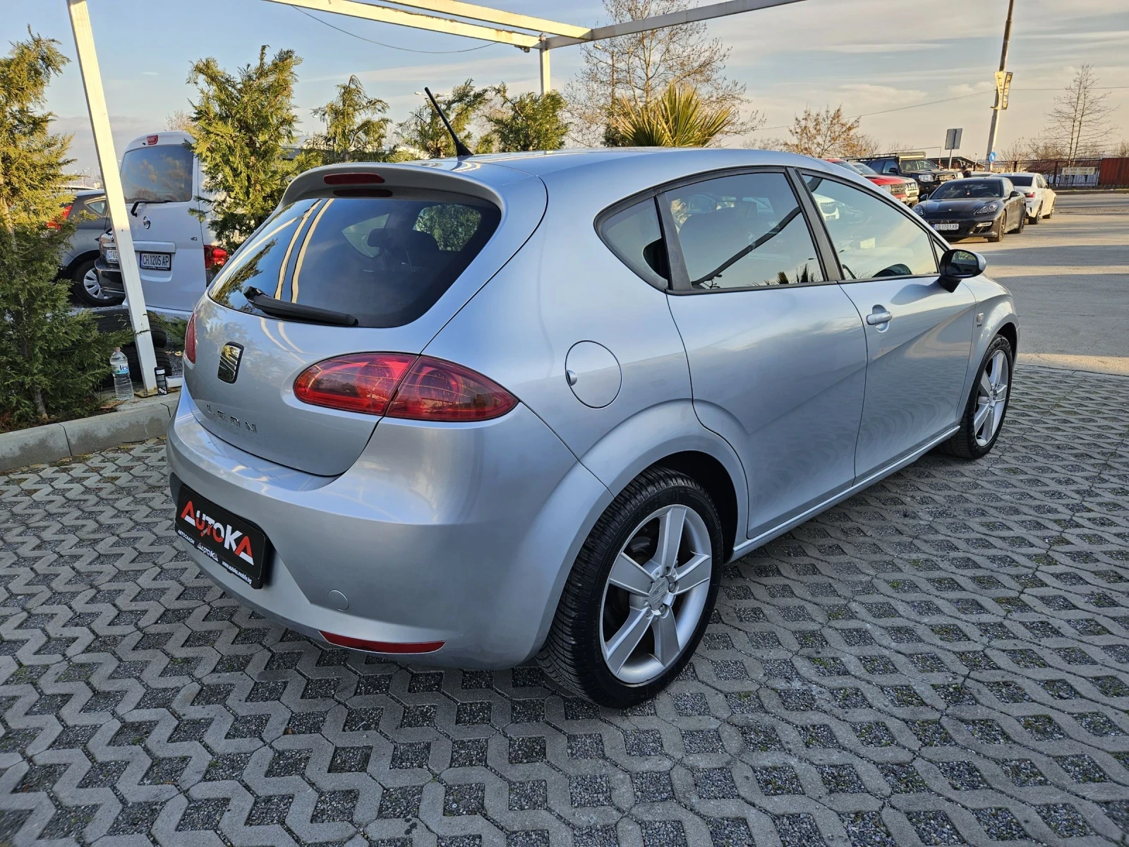 Seat Leon 2.0TDI-140кс= 6СКОРОСТИ= АВТОПИЛОТ= КЛИМАТРОНИК - изображение 3