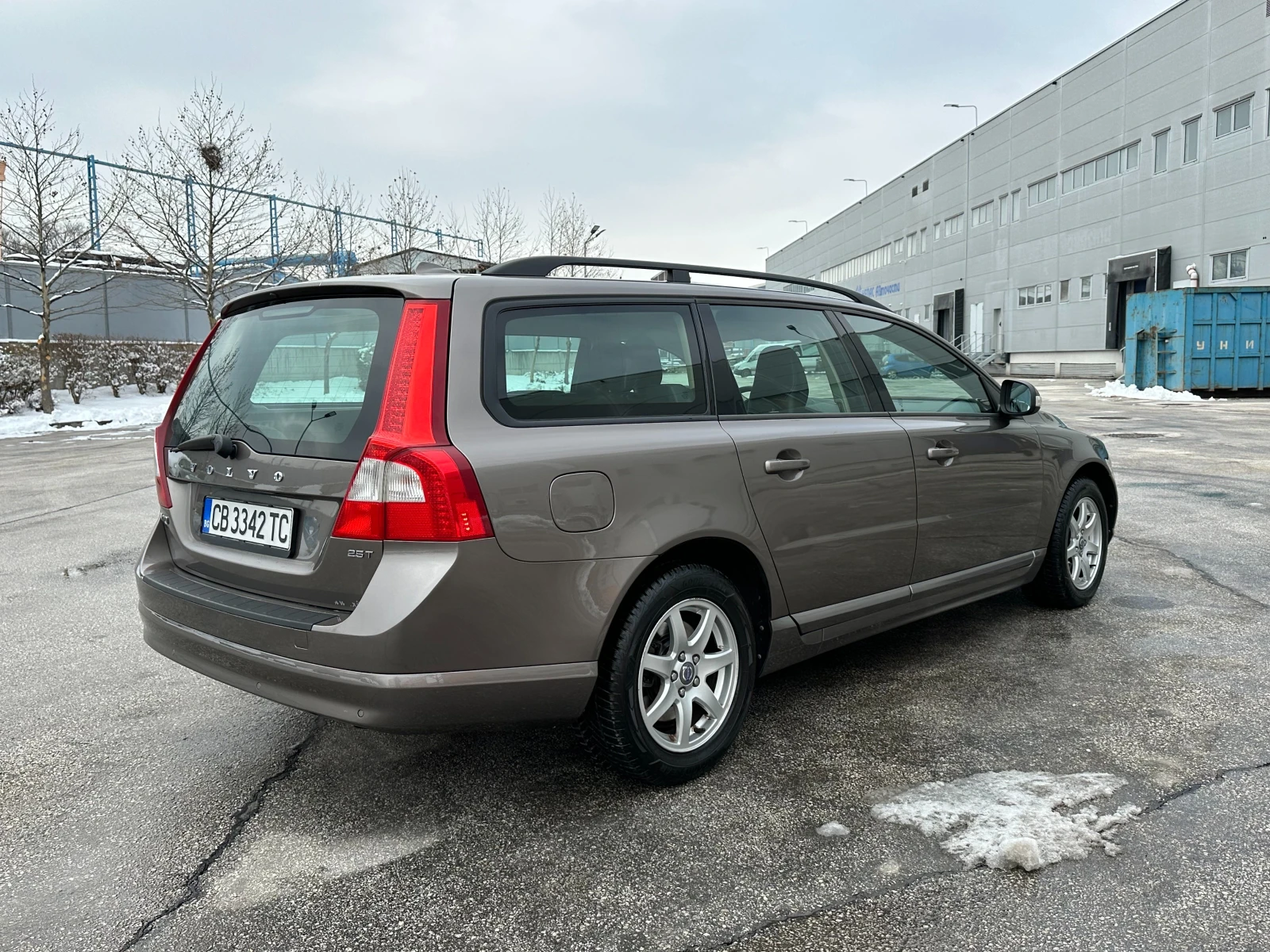 Volvo V70 2.5i 200 к.с. - изображение 4