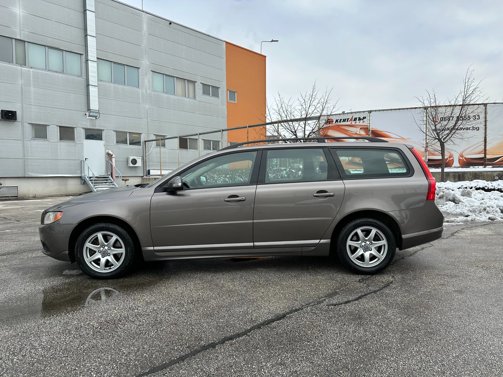 Volvo V70 2.5i 200 к.с. - изображение 2