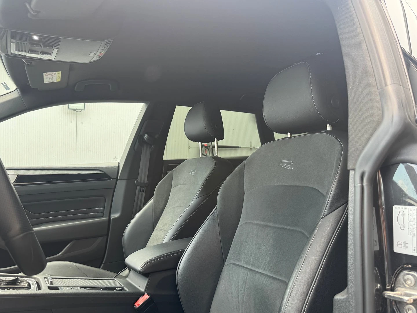 VW Arteon R-Line 2.0 TDI SCR DSG - изображение 5