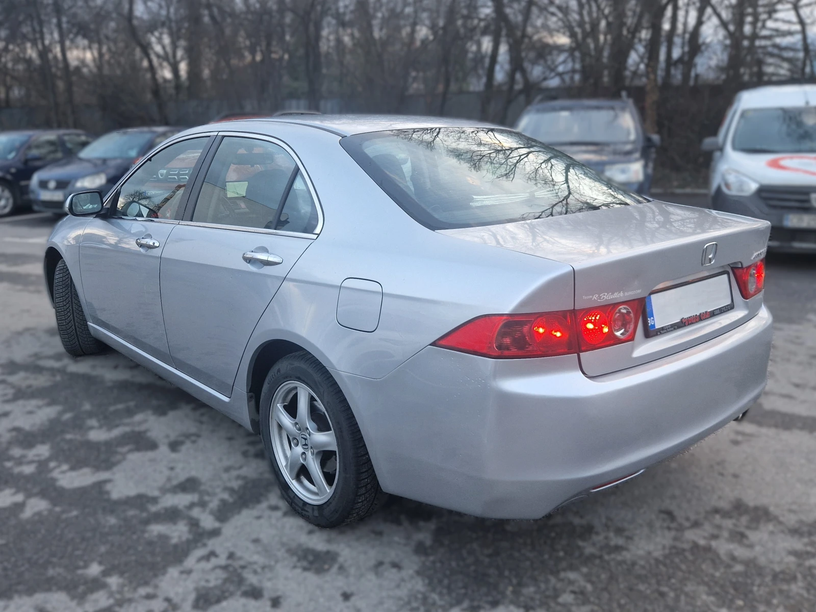 Honda Accord 2.0 i-VTEC - изображение 4